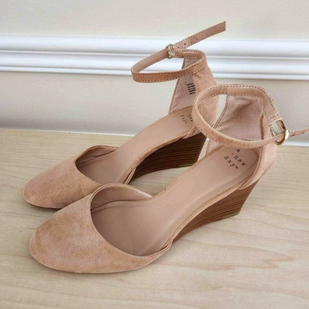 A New Day Wendi Closed Toe Wedge Pumps